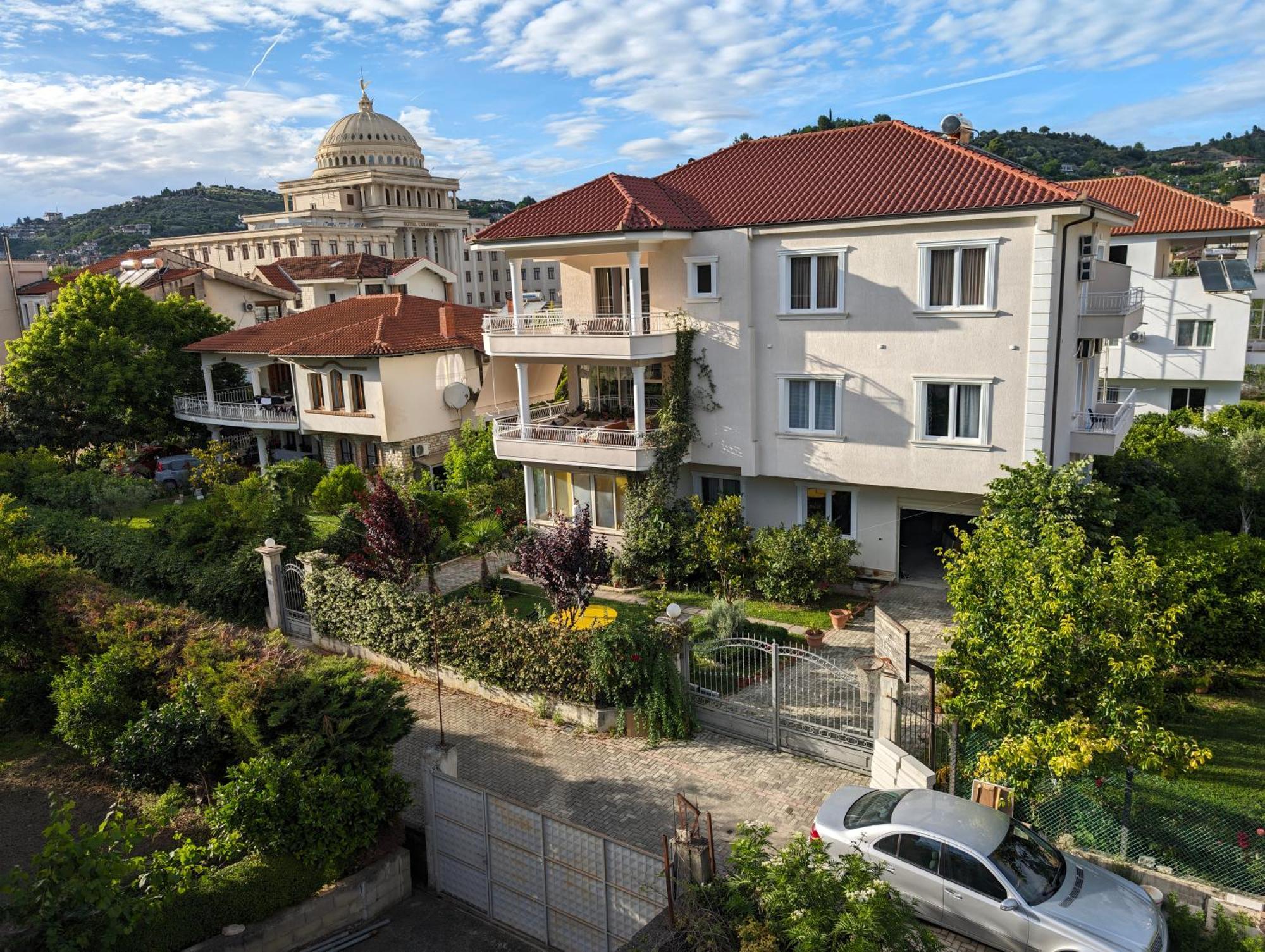 Villa With Garden And Veranda Berat Exterior foto